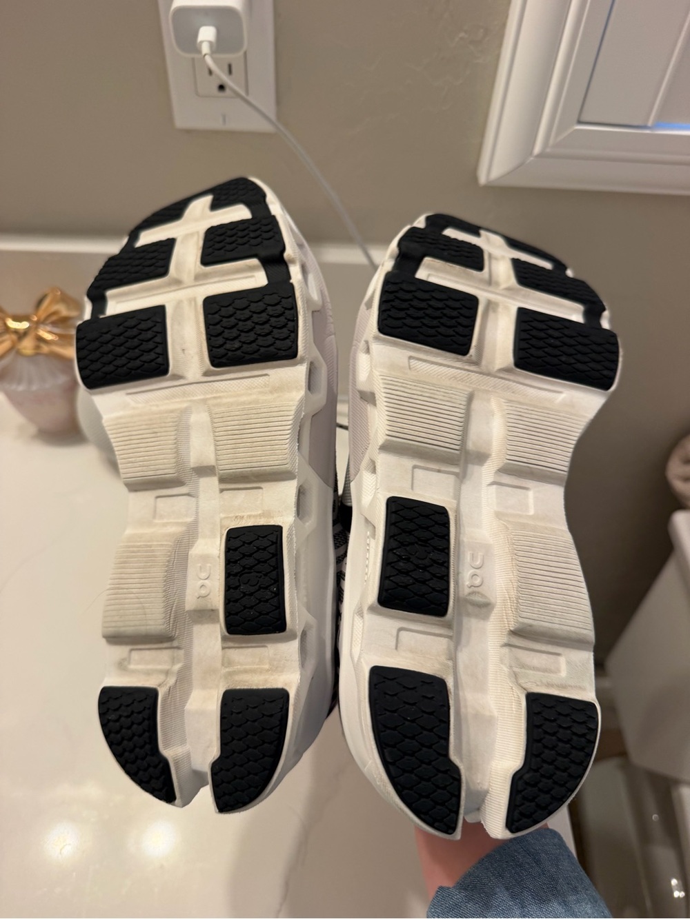 On Cloudmonster White Black Running Shoes Women’s Size 9 EU 40.5 - Picture 6 of 7